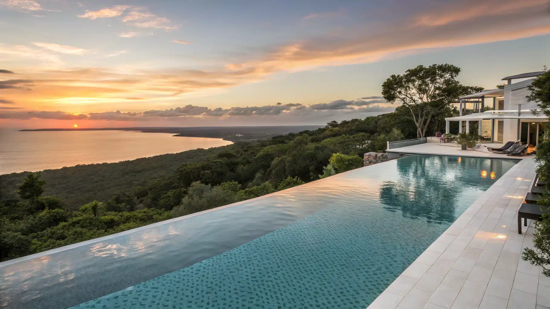 Piscine à débordement